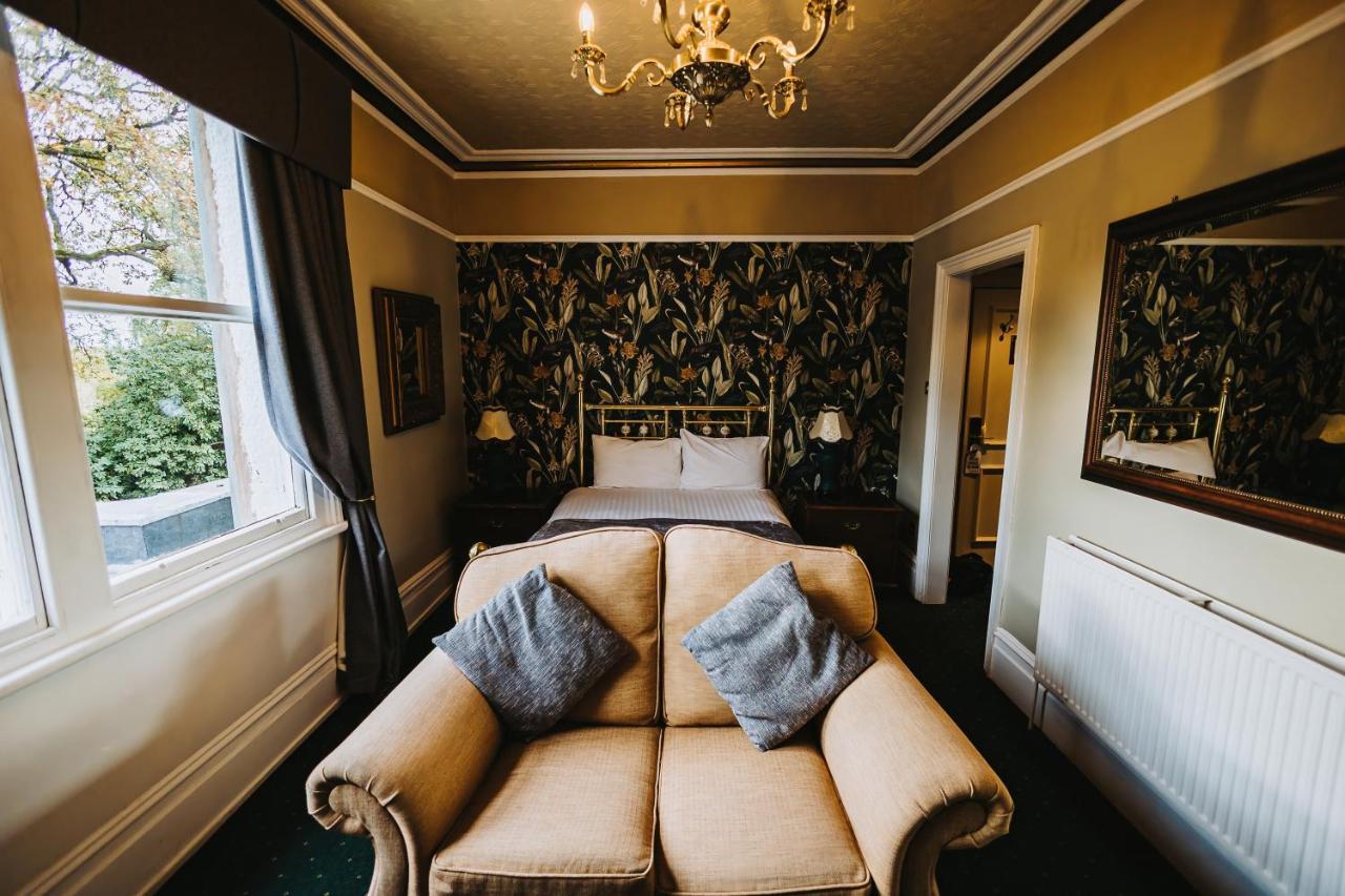 Brook Hall Hotel Childer Thornton Dış mekan fotoğraf